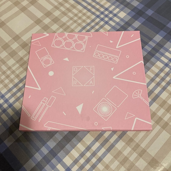 OFRA Cosmetics blush palette - Picture 2 of 3